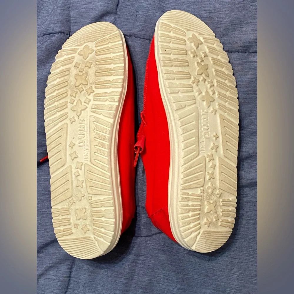 Hey Dude Women’s Wendy  Red and White Patterned Shoes size 9 EUC - Picture 4 of 4